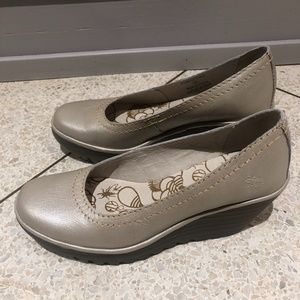Fly London Silver Yoni Wedge NWTs Size 7